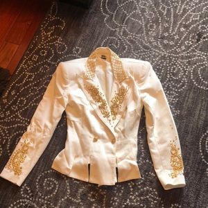 Cache style 90’s blazer with gold stones size 6